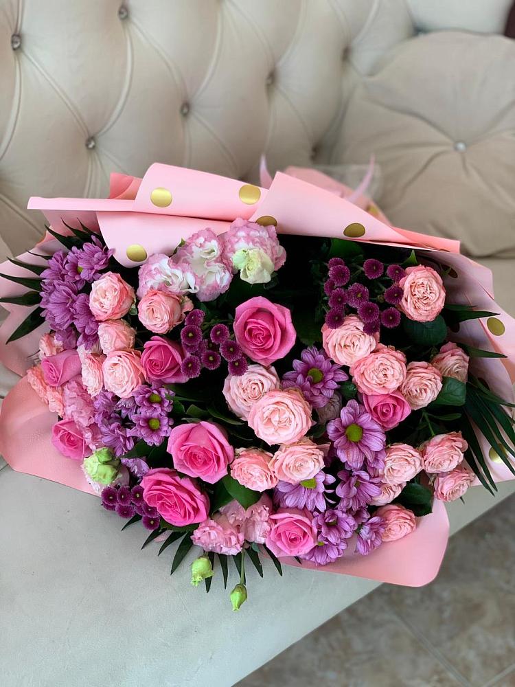 Букет цветов из: Хризантемы, Розы и Лизиантусы в Сигаево