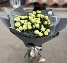 Букет Белые кустовые розы Солинеро в Сигаево