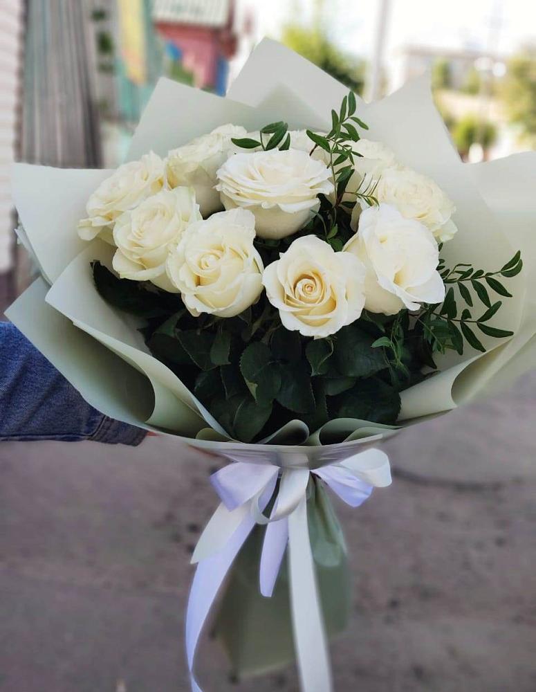 Букет Белые розы Проуд в Сигаево