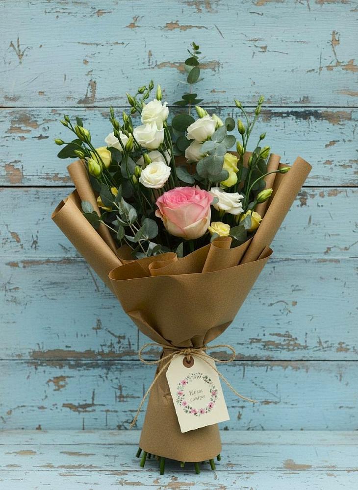 Букет цветов из: Розы и Лизиантусы в Сигаево