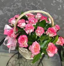 Цветочная композиция из Розы в корзине в Сигаево