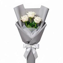 Букет 3 белые розы в Сигаево