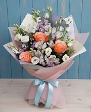 Букет цветов из:  Лизиантусы, Розы, Альстромерии и Гипсофила в Сигаево