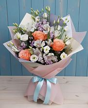 Букет цветов из:  Лизиантусы, Розы, Альстромерии и Гипсофила в Сигаево