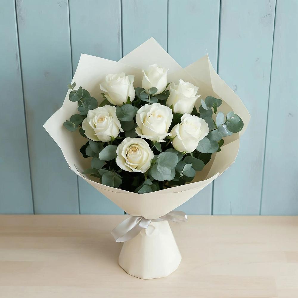 Букет Белые розы в Эвкалипте в Сигаево