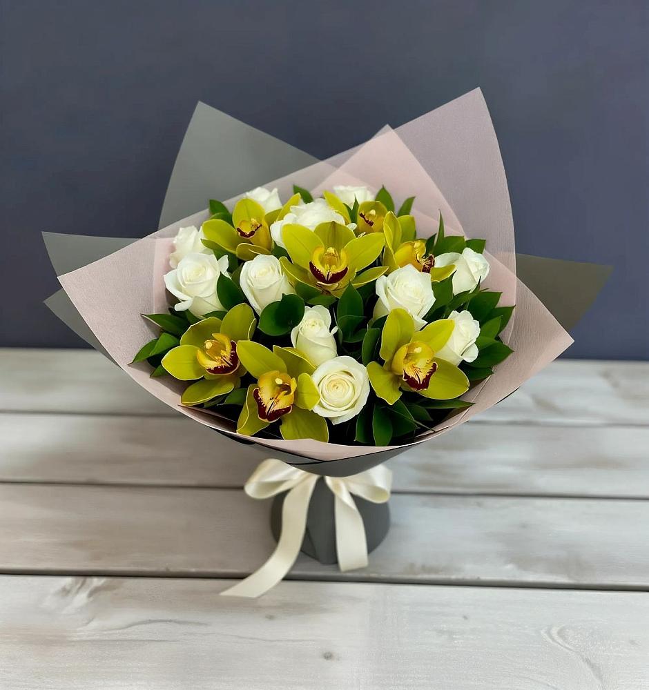 Букет цветов из: Орхидеи и Розы в Сигаево