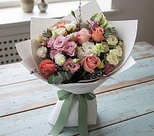 Букет цветов из:  Розы, Лизиантусы и Гвоздики в Сигаево