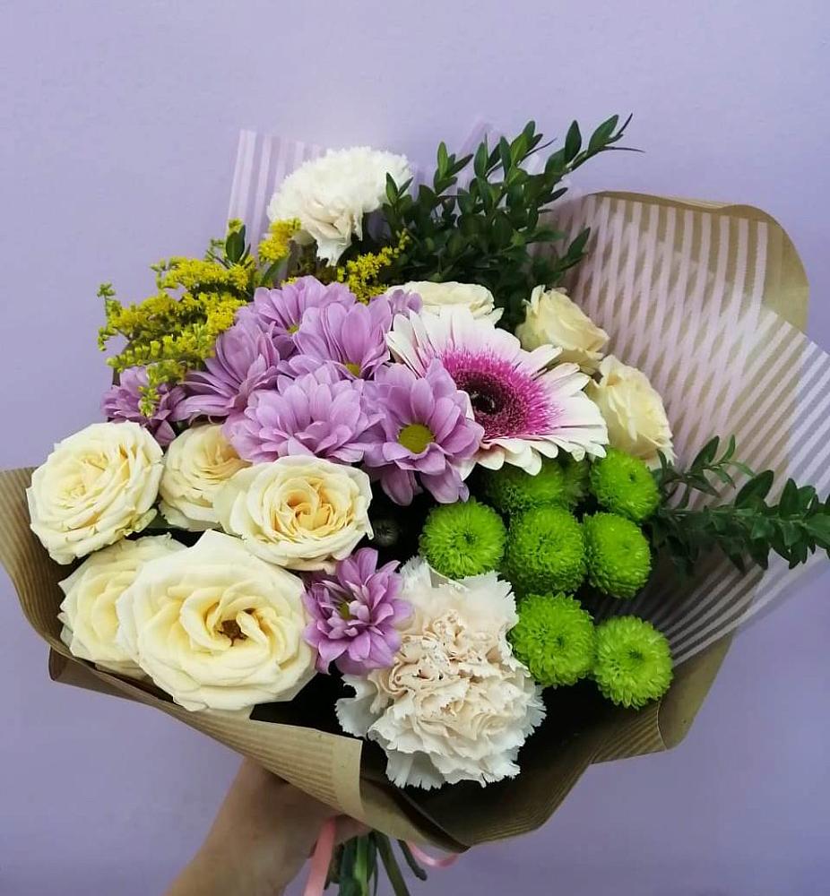 Букет цветов из: Хризантемы, Розы, Гвоздики и Герберы в Сигаево