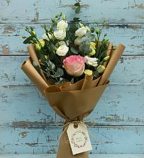 Букет цветов из:  Розы и Лизиантусы в Сигаево