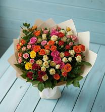 Букет Микс из разноцветных кустовых роз в Сигаево