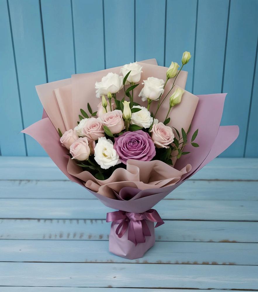 Букет цветов из: Розы и Лизиантусы в Сигаево